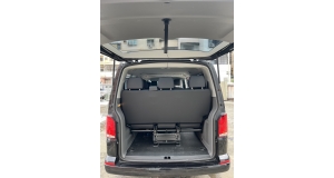 V.W Caravelle 2.0TDi (9座)