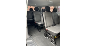 V.W Caravelle 2.0TDi (9座)