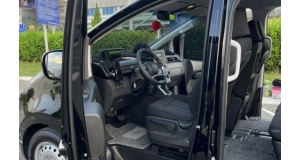 HYUNDAI Staria 2.2TDi (9座)