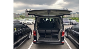 V.W Caravelle 2.0TDi (9座)